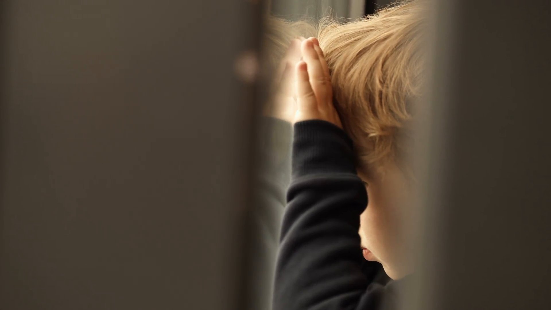 Boy Looking Out Window PNG - 166394