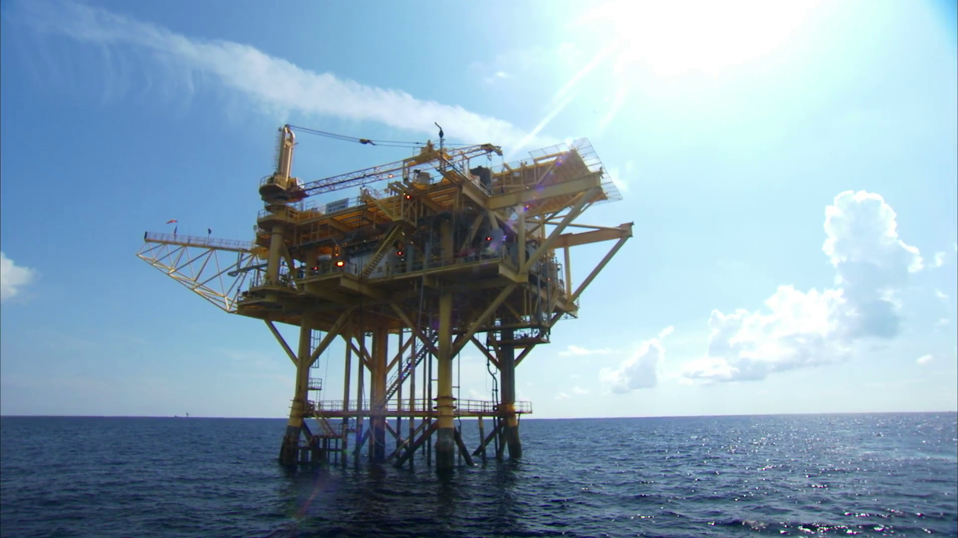 oil rig gulf of mexico stock 