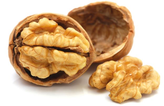 toasted walnut kernels
